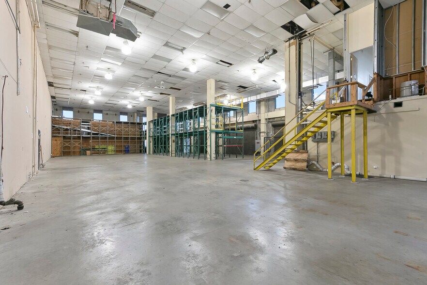3131 N I-10 Service Rd E, Metairie, LA à louer - Photo de l’immeuble – Image 2 sur 16