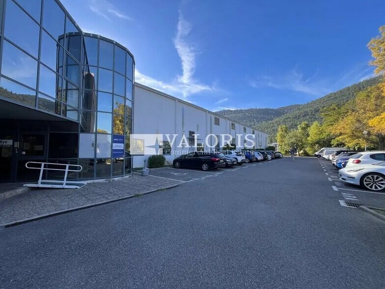 Bureau dans Gémenos à louer - Photo de l’immeuble – Image 2 sur 13