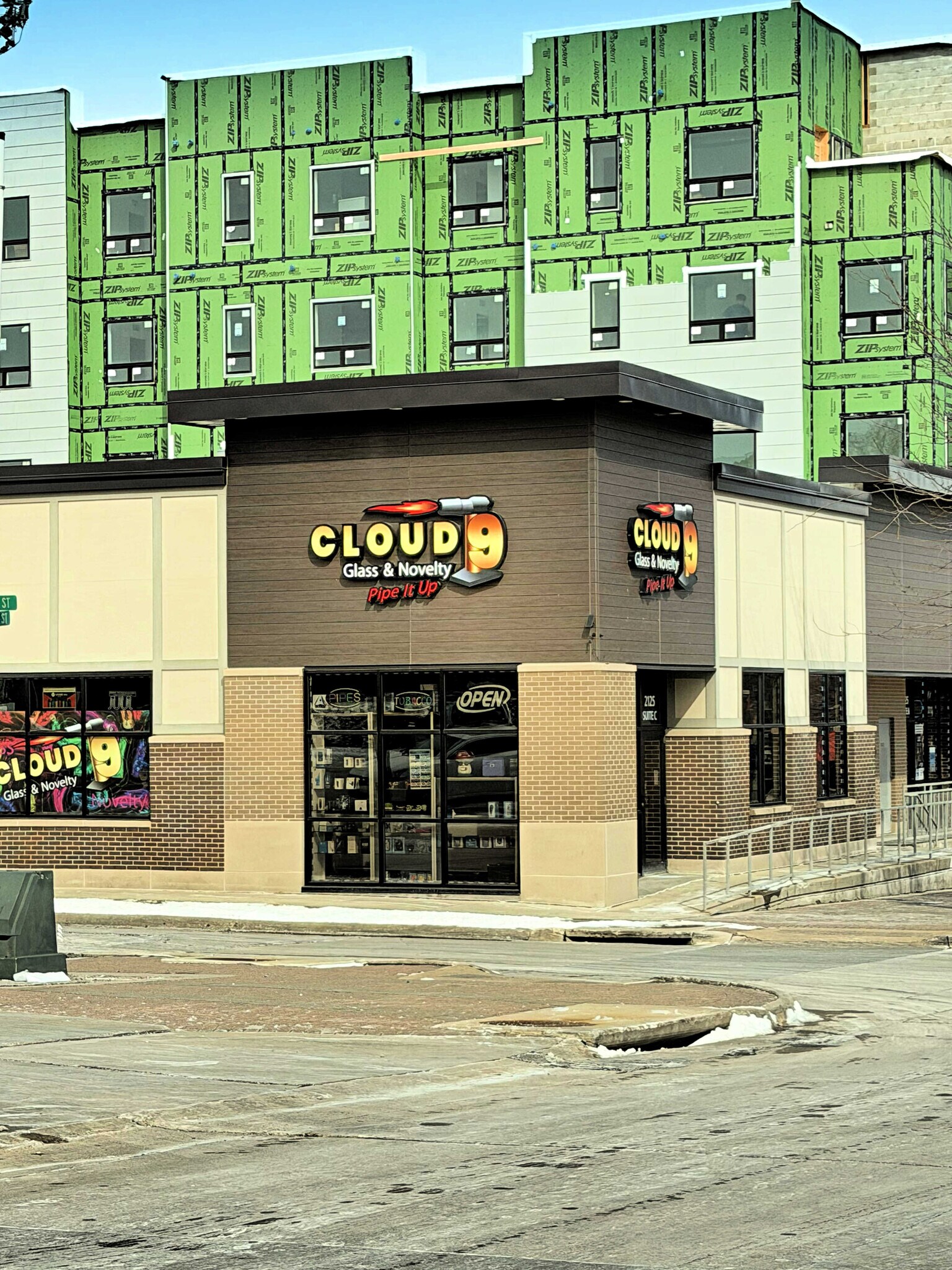 2125 College St, Cedar Falls, IA à louer Photo principale– Image 1 sur 6