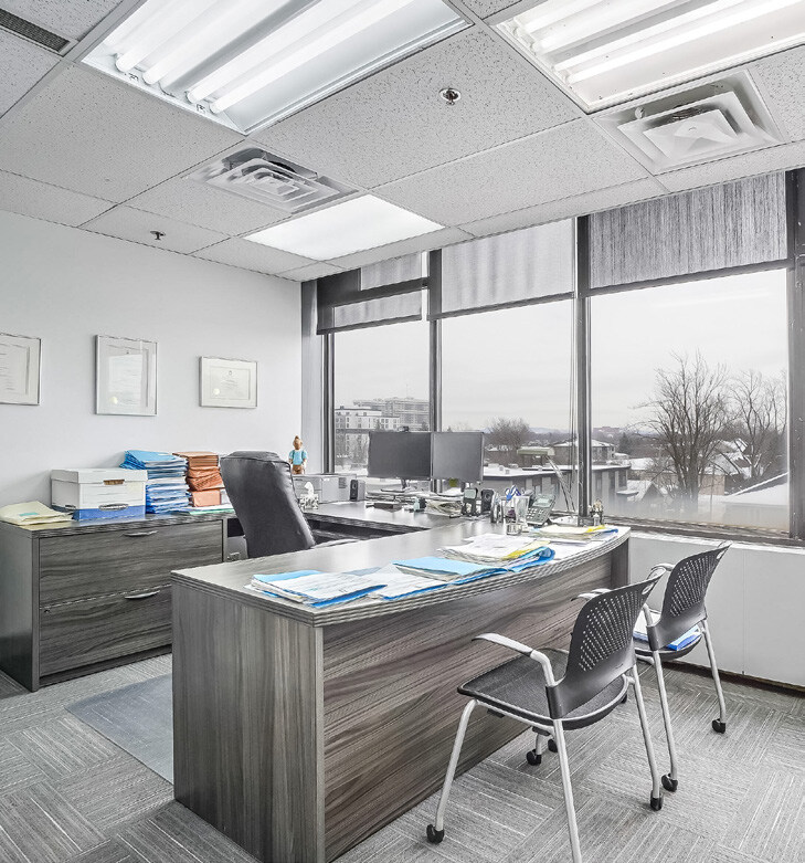 400 Boul Curé-Labelle, Laval, QC H7V 2S6 - Lot 400 - - Photo intérieure - Image 2 of 10