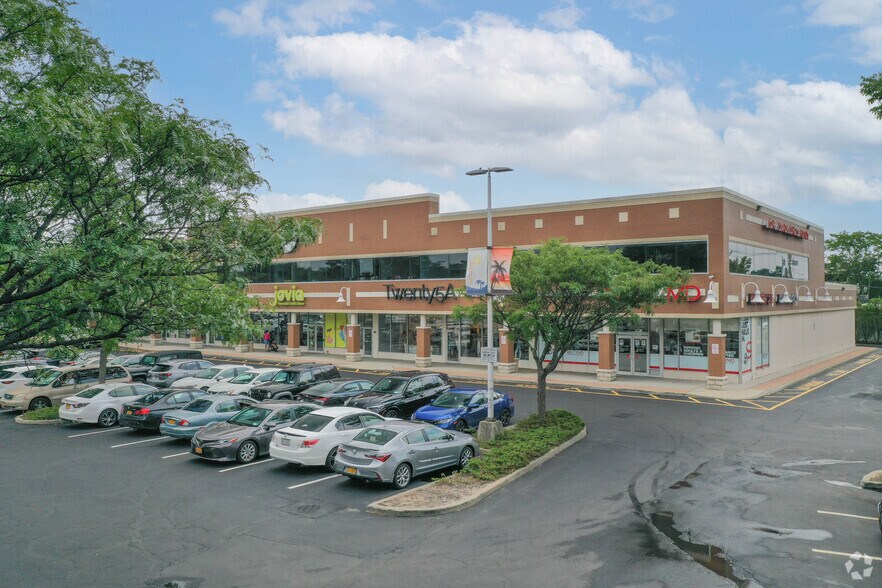 6500-6566 Jericho Turnpike, Commack, NY à louer - Photo principale – Image 2 sur 6