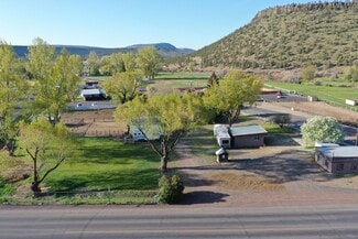 Plus de détails pour 972 S Main St, Prineville, OR - Local d’activités à vendre