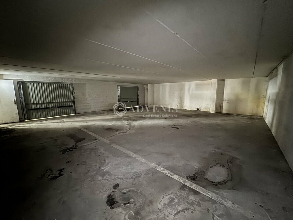 Local d'activités dans Évry-Courcouronnes à vendre Photo intérieure– Image 1 sur 6