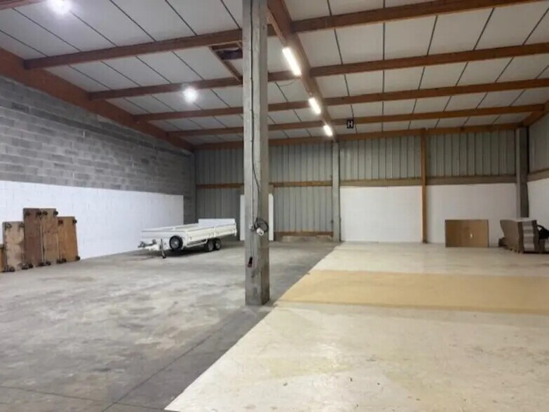 Bureau dans Sonnay à louer - Photo de l’immeuble – Image 1 sur 8