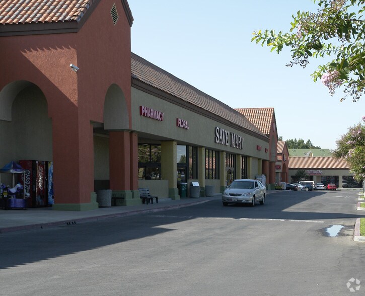2100 Standiford Ave, Modesto, CA à louer - Photo de l’immeuble – Image 2 sur 5