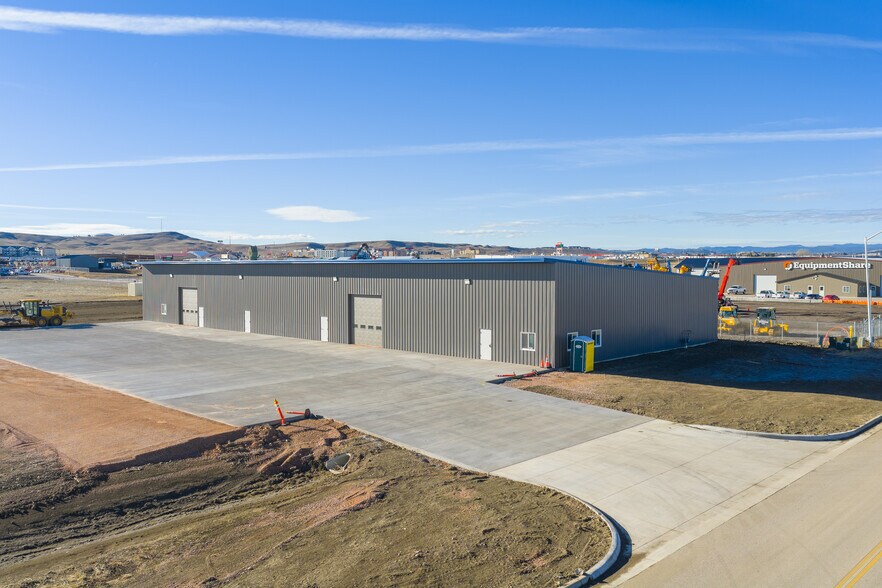 4651 Seger dr, Box Elder, SD à louer - Photo principale – Image 1 sur 8