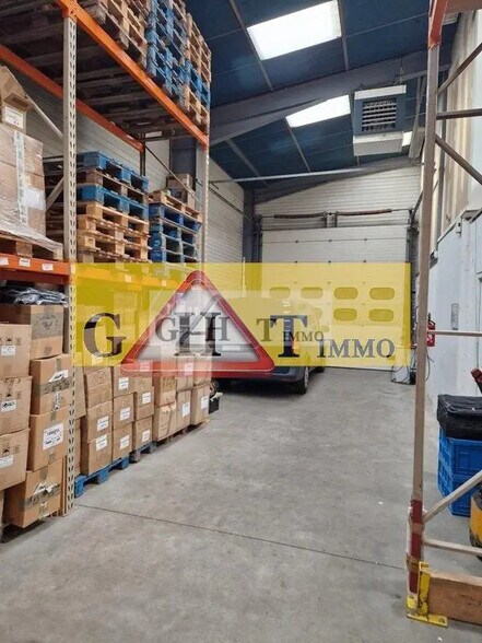 Industriel/Logistique dans Combs-la-Ville à vendre - Photo de l’immeuble – Image 3 sur 7