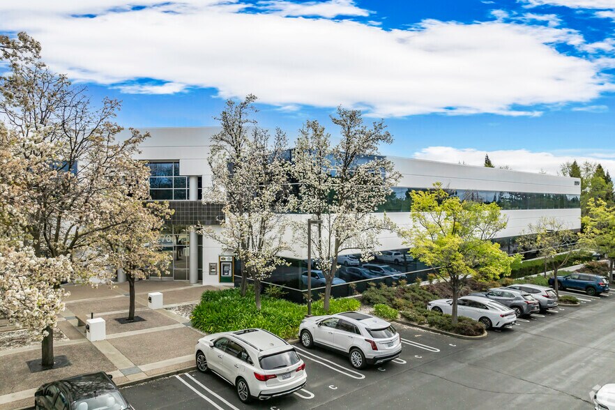 2270 Douglas Blvd, Roseville, CA à vendre - Photo de l’immeuble – Image 3 sur 7