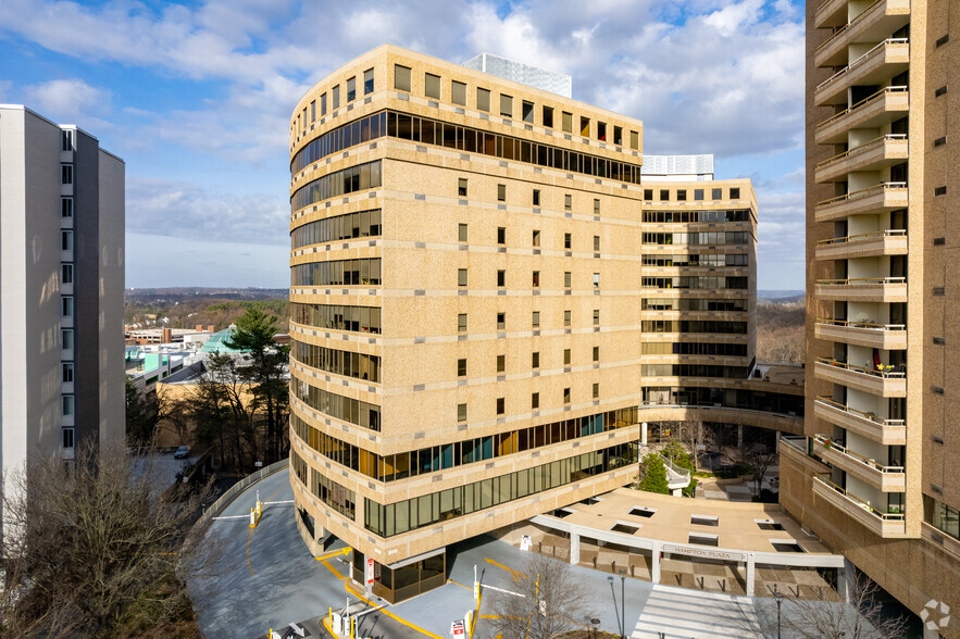 300 E Joppa Rd, Towson, MD à louer - Photo de l’immeuble – Image 3 sur 16