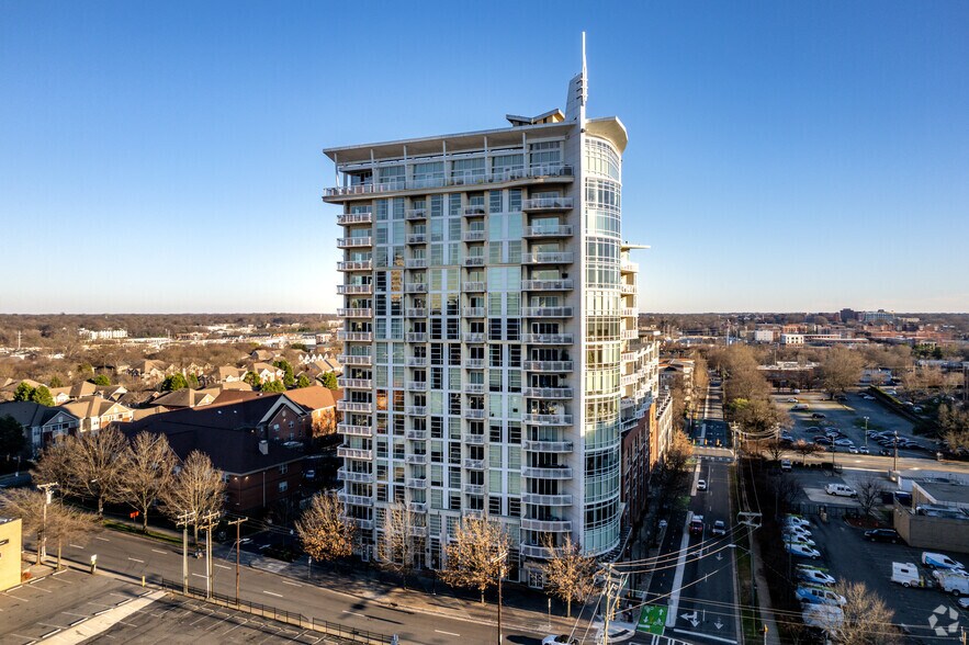 505 E 6th St, Charlotte, NC à vendre - Photo de l’immeuble – Image 2 sur 7