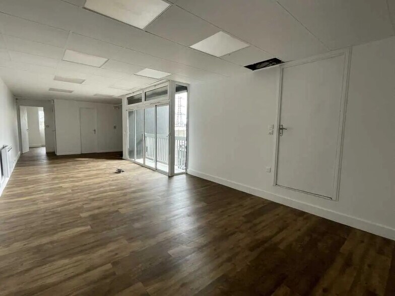 Bureau dans Allonne à louer - Photo de l’immeuble – Image 2 sur 7