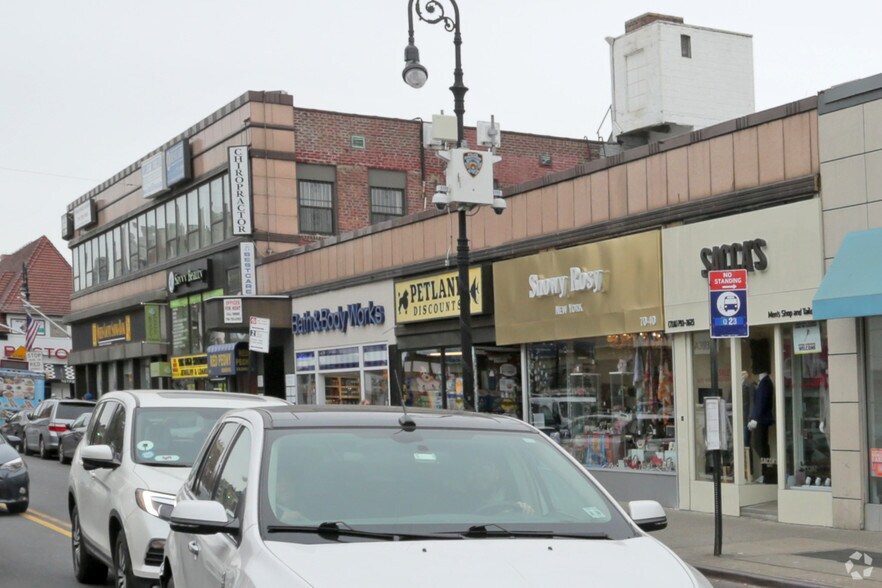 7050 Austin St, Forest Hills, NY à louer - Photo de l’immeuble – Image 3 sur 3