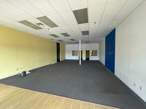 1231 E Main St, Meriden, CT à louer Photo intérieure– Image 1 sur 2