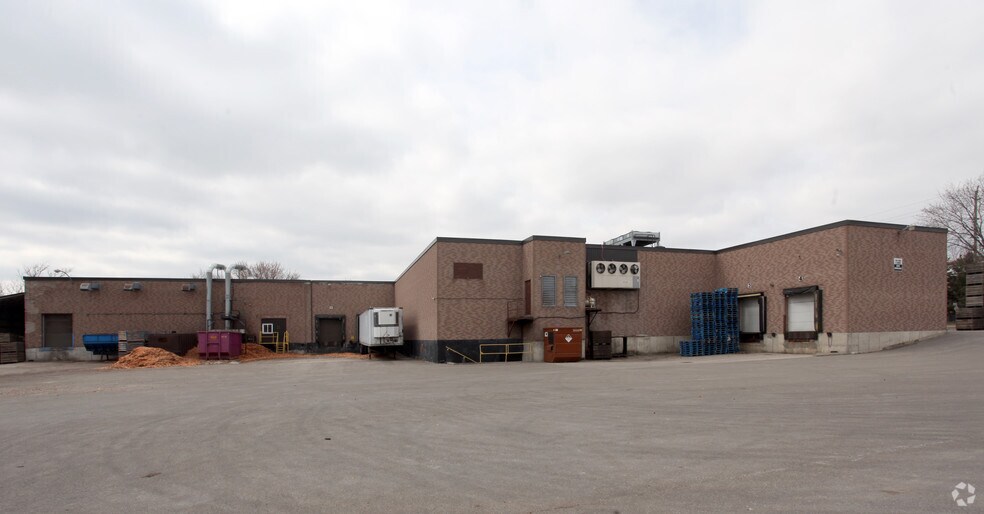 355 Dissette St, Bradford West Gwillimbury, ON à louer - Photo de l’immeuble – Image 3 sur 4