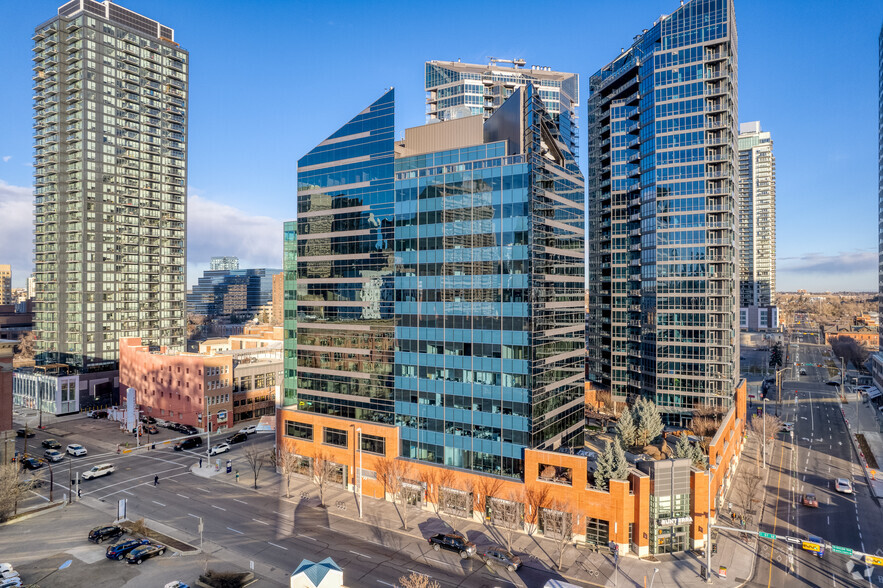 1100 1st St SE, Calgary, AB à louer - Photo de l’immeuble – Image 1 sur 10