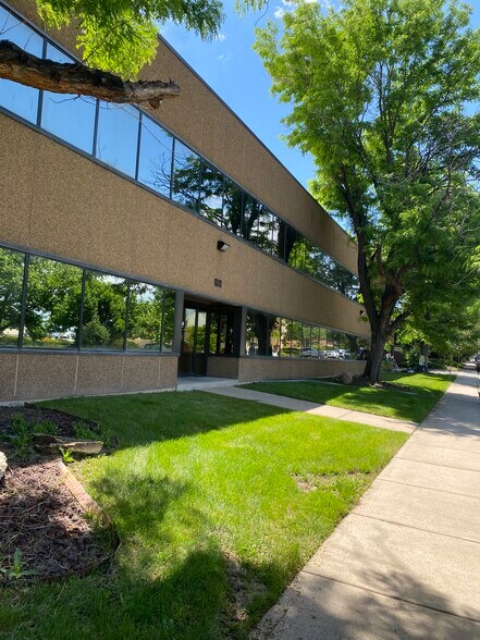 1010 S Joliet St, Aurora, CO à louer - Photo de l’immeuble – Image 2 sur 10