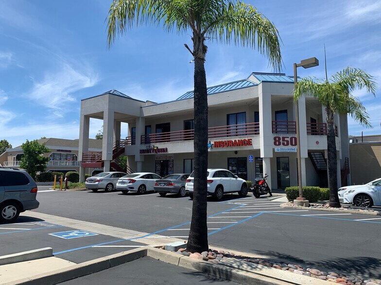 860 Jamacha Rd, El Cajon, CA à louer - Photo de l’immeuble – Image 2 sur 2