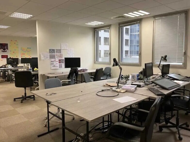 Bureau dans Montreuil à louer - Photo de l’immeuble – Image 2 sur 7