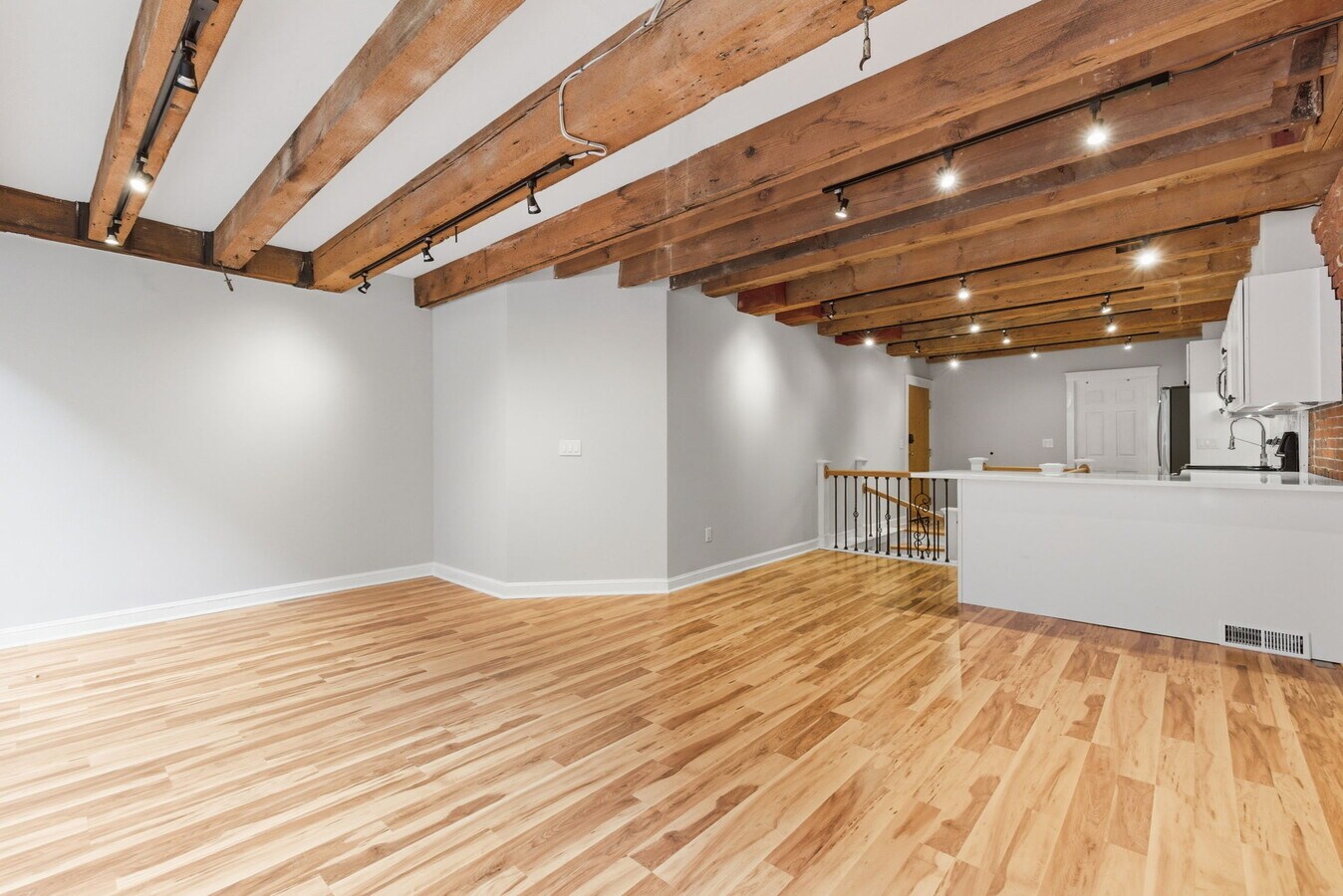 112 Fulton St, Boston, MA 02109 - Lot 1C -  - Photo intérieure - Image 2 of 16