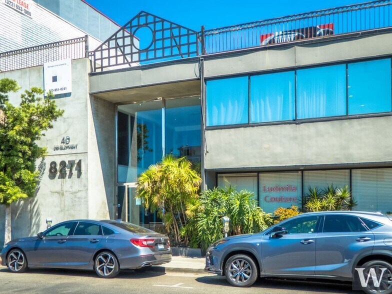 8271 Melrose Ave, Los Angeles, CA à louer - Photo de l’immeuble – Image 2 sur 13
