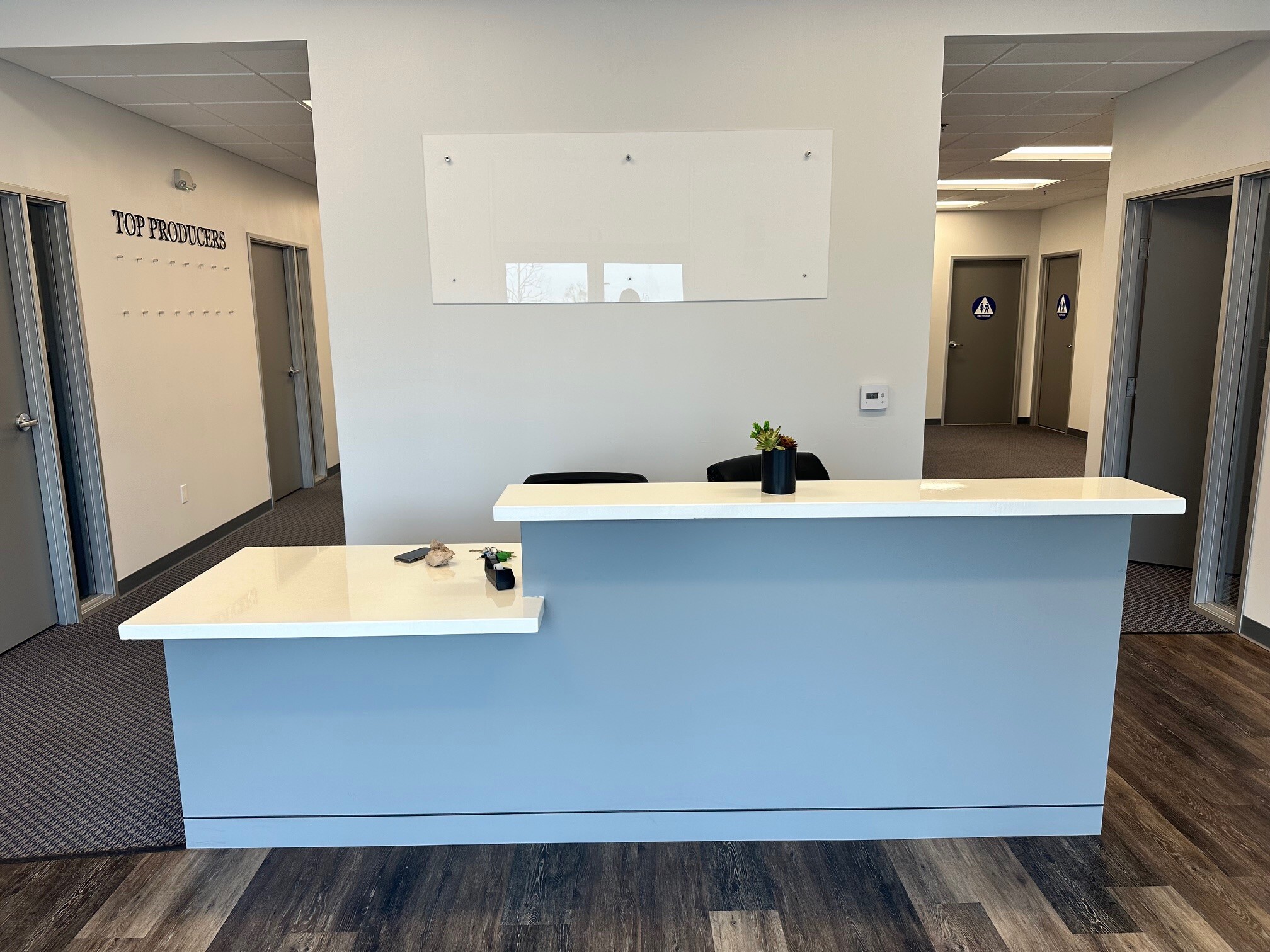 38410 5th St W St, Palmdale, CA à louer Hall d’entrée– Image 1 sur 8