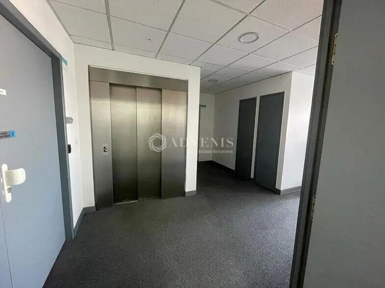 5 Rue Des Frères Lumière, Plaisir à louer - Photo intérieure – Image 3 sur 10