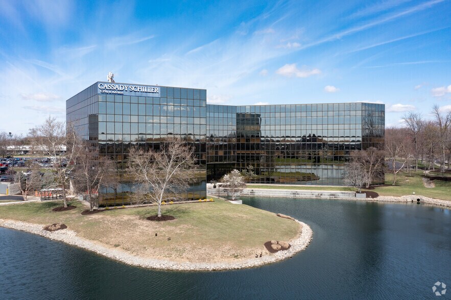 4555 Lake Forest Dr, Blue Ash, OH à louer - Photo de l’immeuble – Image 2 sur 7