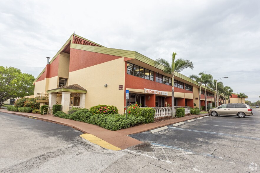 12995 S Cleveland Ave, Fort Myers, FL à vendre - Photo de l’immeuble – Image 3 sur 8