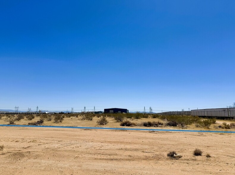 Mesa Linda Rd, Adelanto, CA à vendre - Photo de l’immeuble – Image 3 sur 4