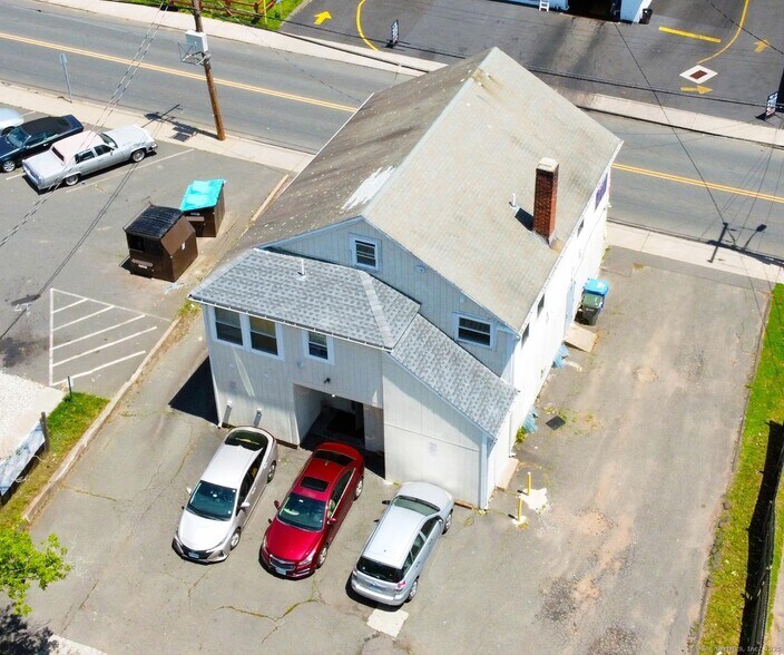 208 Spruce St, Manchester, CT à vendre - Photo de l’immeuble – Image 3 sur 13