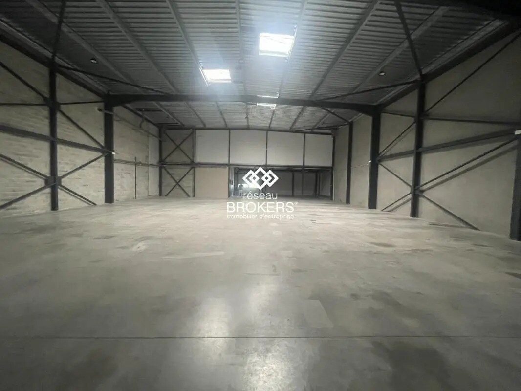 Industriel/Logistique dans Aix-en-Provence à louer Photo de l’immeuble– Image 1 sur 9