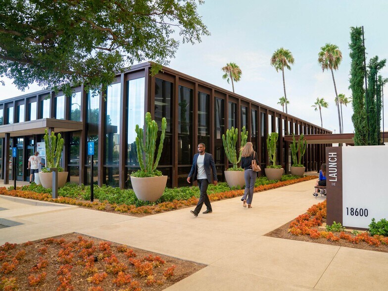 18600 MacArthur Blvd, Irvine, CA à louer - Photo de l’immeuble – Image 2 sur 24