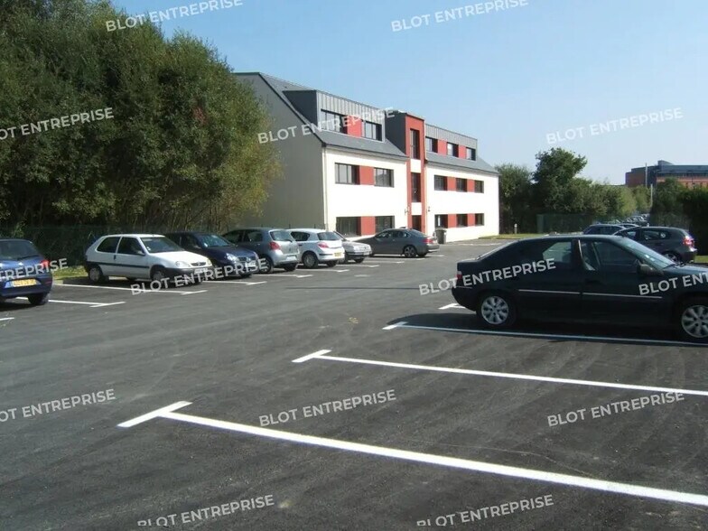 Bureau dans Cesson-Sévigné à vendre - Photo de l’immeuble – Image 2 sur 4