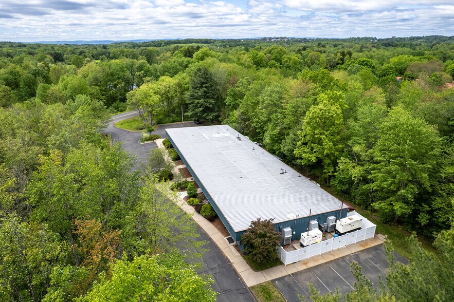 160 Old Farm Rd, Amherst, MA à vendre - Photo de l’immeuble – Image 3 sur 7