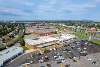 8200-8230 Boul Taschereau, Brossard, QC - VUE AÉRIENNE  vue de carte