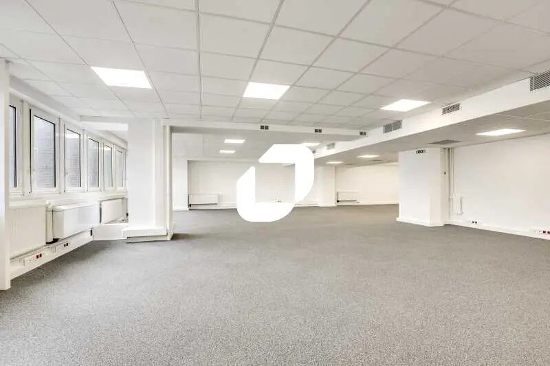 Bureau dans Neuilly-sur-Seine à louer - Photo de l’immeuble – Image 3 sur 6