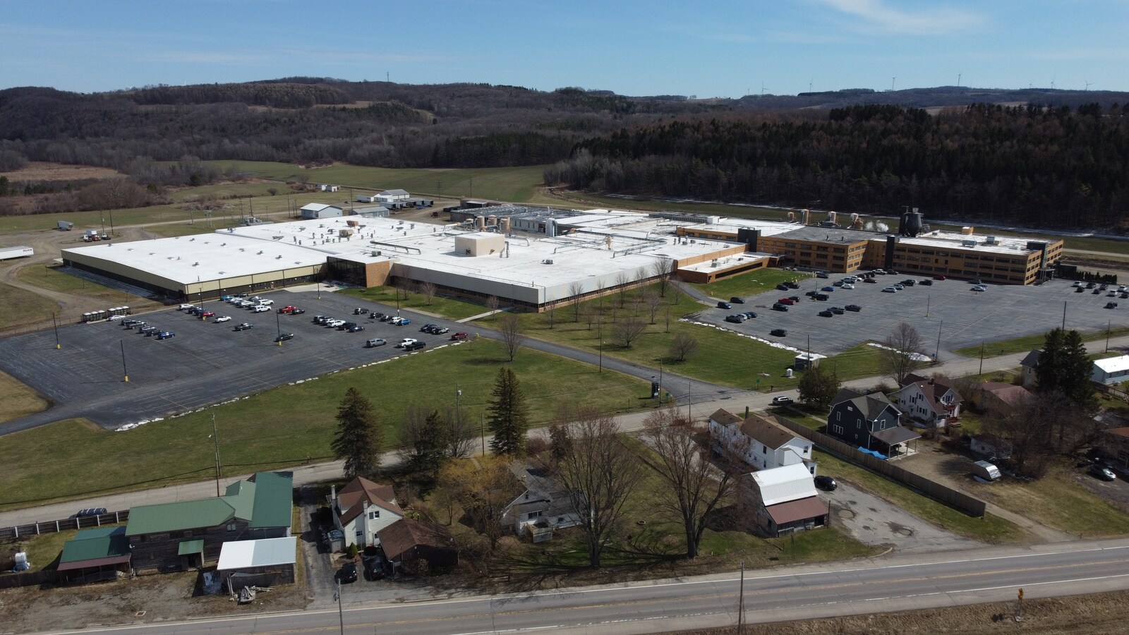 1 Gunlocke Dr, Wayland, NY à vendre Photo principale– Image 1 sur 10