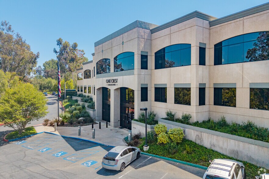 31248 Oak Crest Dr, Westlake Village, CA à louer - Photo de l’immeuble – Image 1 sur 12
