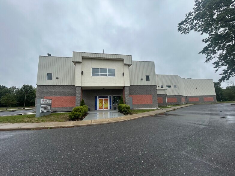 1039 Industrial Dr, West Berlin, NJ à vendre - Photo de l’immeuble – Image 1 sur 10