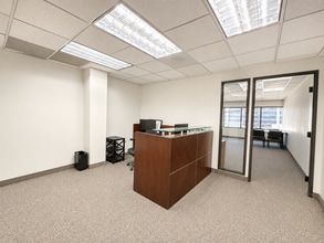 5757 W Century Blvd, Los Angeles, CA à louer Photo intérieure– Image 1 sur 4