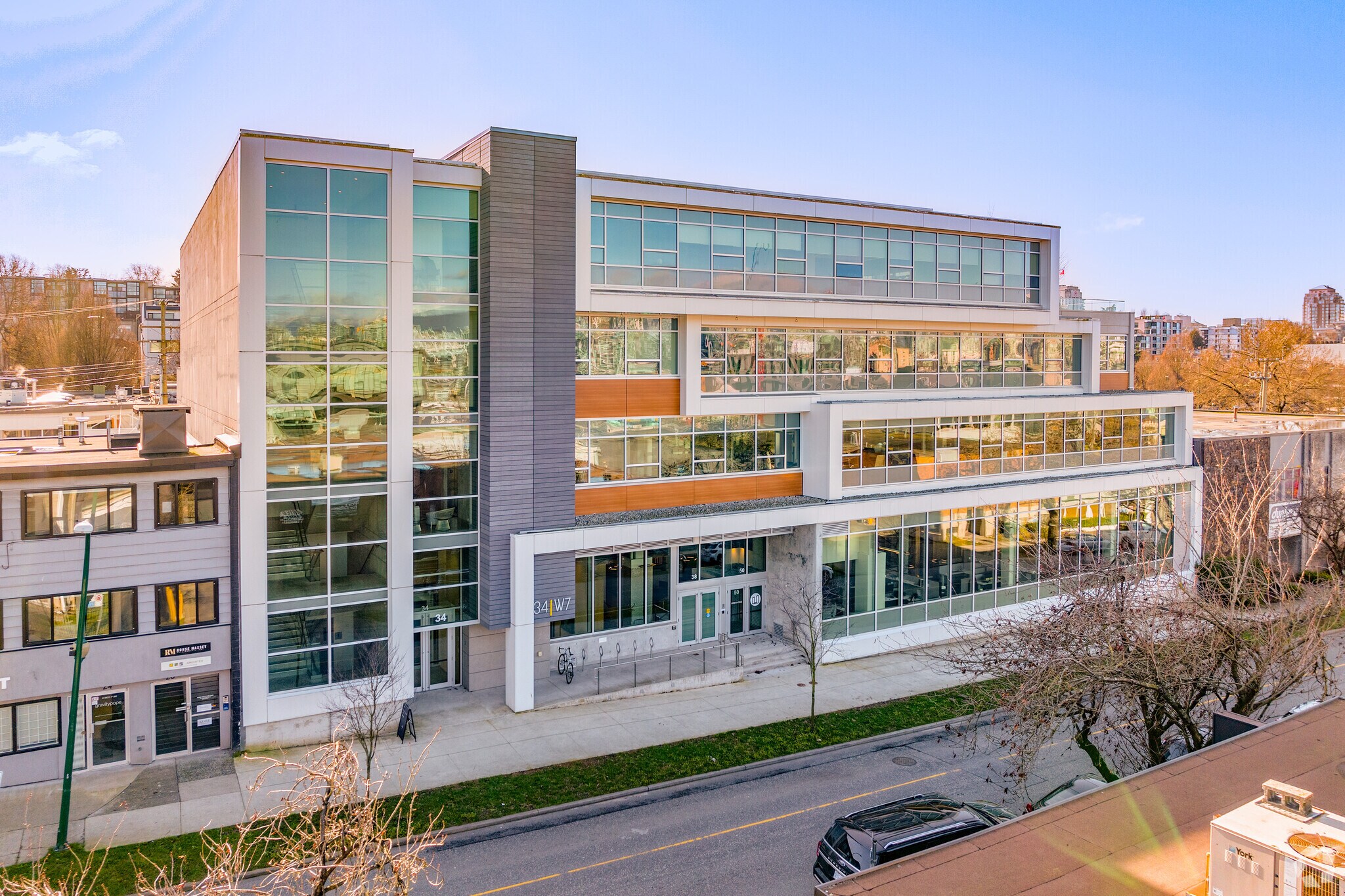 34 W 7th Ave, Vancouver, BC à louer Photo principale– Image 1 sur 7