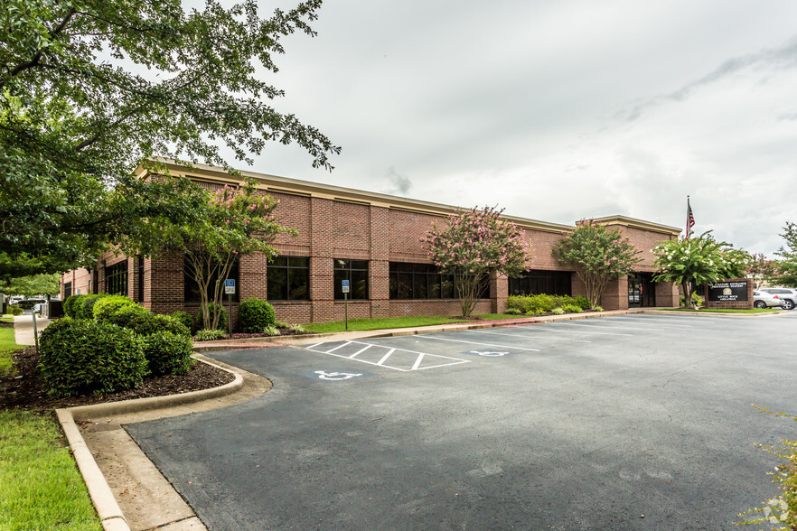 1520 Riverfront Dr, Little Rock, AR à louer - Photo principale – Image 1 sur 8