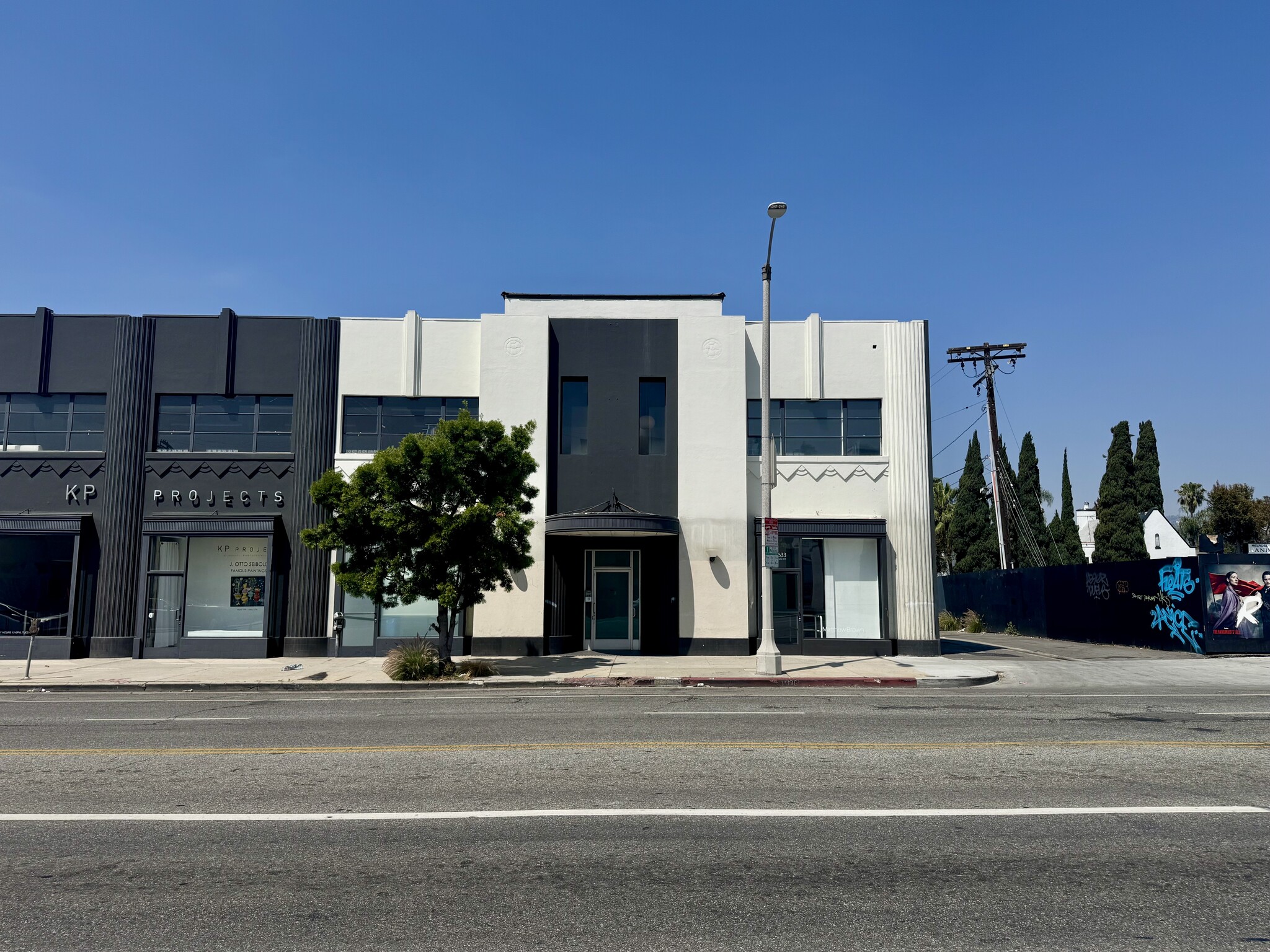 633 N La Brea Ave, Los Angeles, CA à louer Photo de l’immeuble– Image 1 sur 5