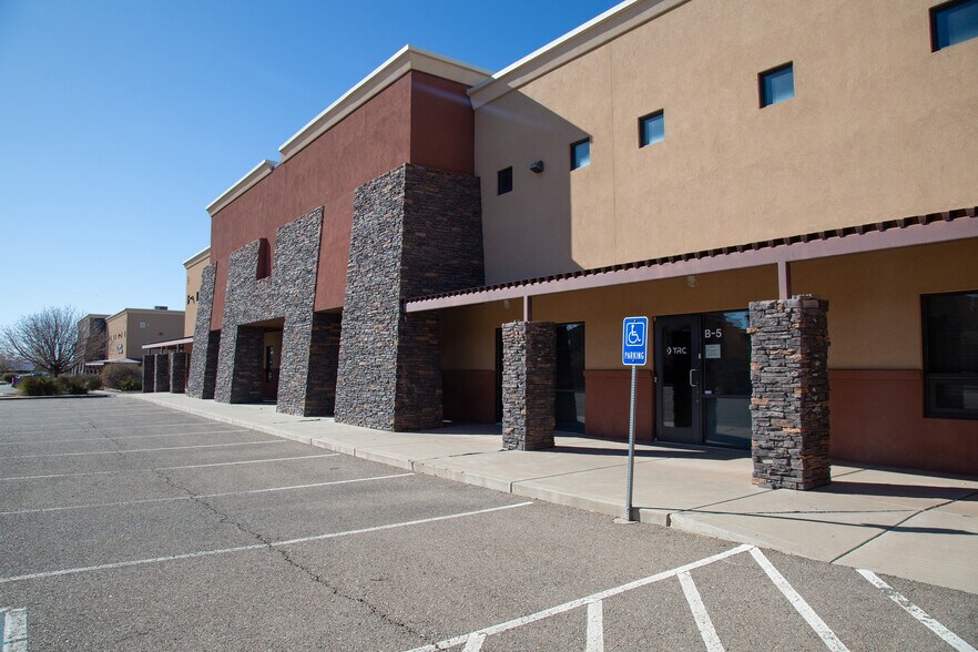 6501 Eagle Rock Ave NE, Albuquerque, NM à louer - Photo de l’immeuble – Image 2 sur 4