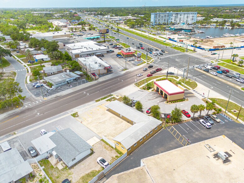 5147 Marine Pky, New Port Richey, FL à vendre - Photo de l’immeuble – Image 3 sur 23