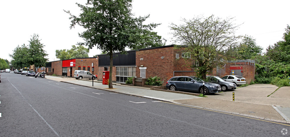 Latimer Rd, Londres à vendre - Photo de l’immeuble – Image 3 sur 12