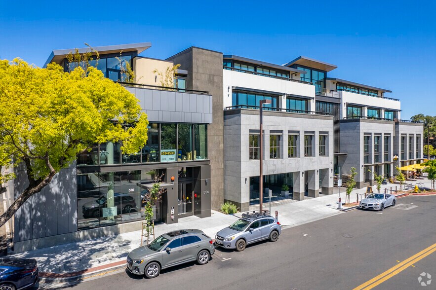 556 Santa Cruz Ave, Menlo Park, CA à louer - Photo de l’immeuble – Image 2 sur 6