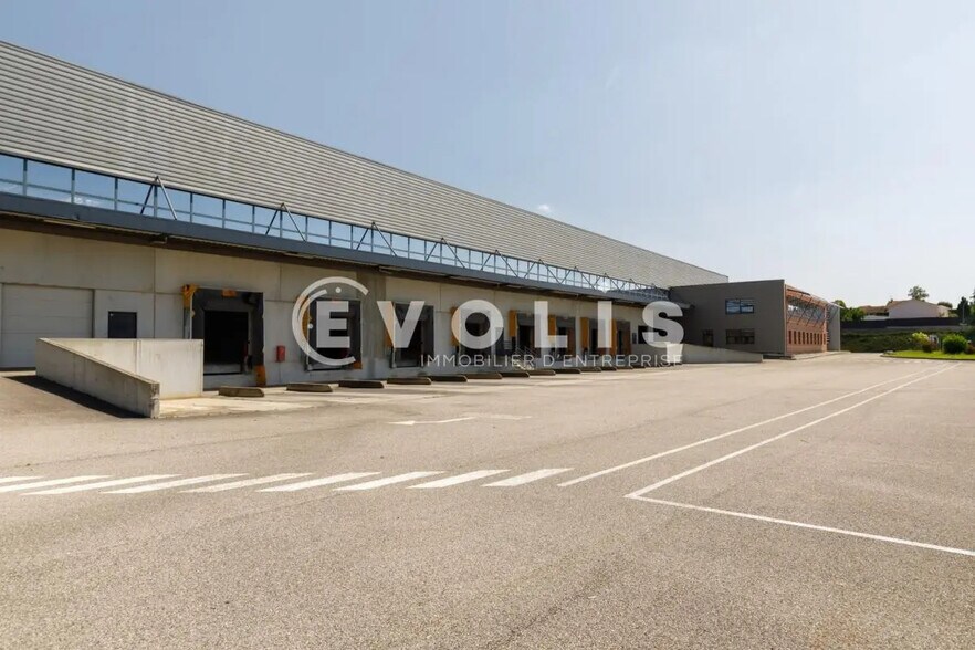 555 Rue De La Dombes, Miribel à louer - Photo de l’immeuble – Image 2 sur 29