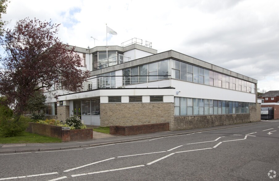 14-43 Victoria Rd, Aldershot à louer - Photo principale – Image 1 sur 3