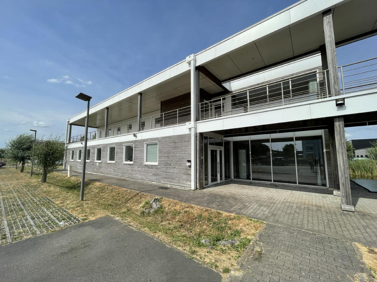 Bureau dans Sainghin-en-Mélantois à vendre Photo de l’immeuble– Image 1 sur 13